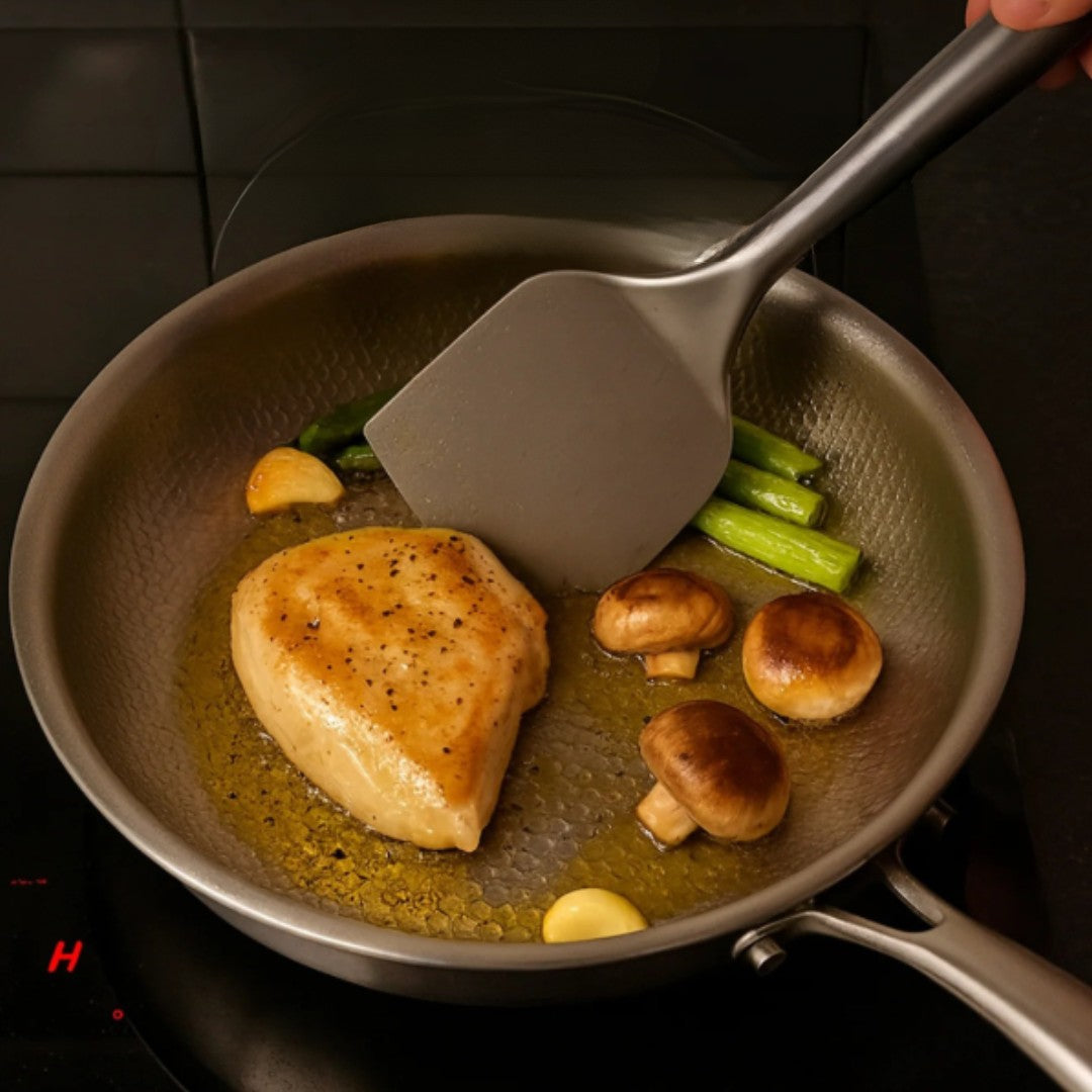 Bratpfanne aus Titan ohne Beschichtung mit gehämmerter Oberfläche für Induktion und Gas, Ansicht 5