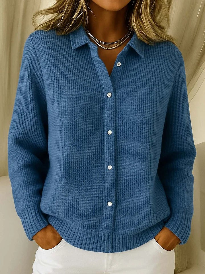 Damen-Strickjacke in Waffelstrick mit Hemdkragen, Knopfleiste und Rippbündchen in Dunkelblau