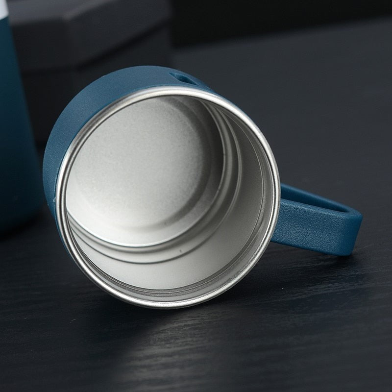 Thermosflasche aus Edelstahl mit 500 ml, Deckel als Becher und 12 Stunden Wärmehaltung, Ansicht 17