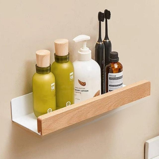 Badezimmer-Wandregal mit Holzleiste und selbstklebender Montage ohne Bohren in Hellbraun