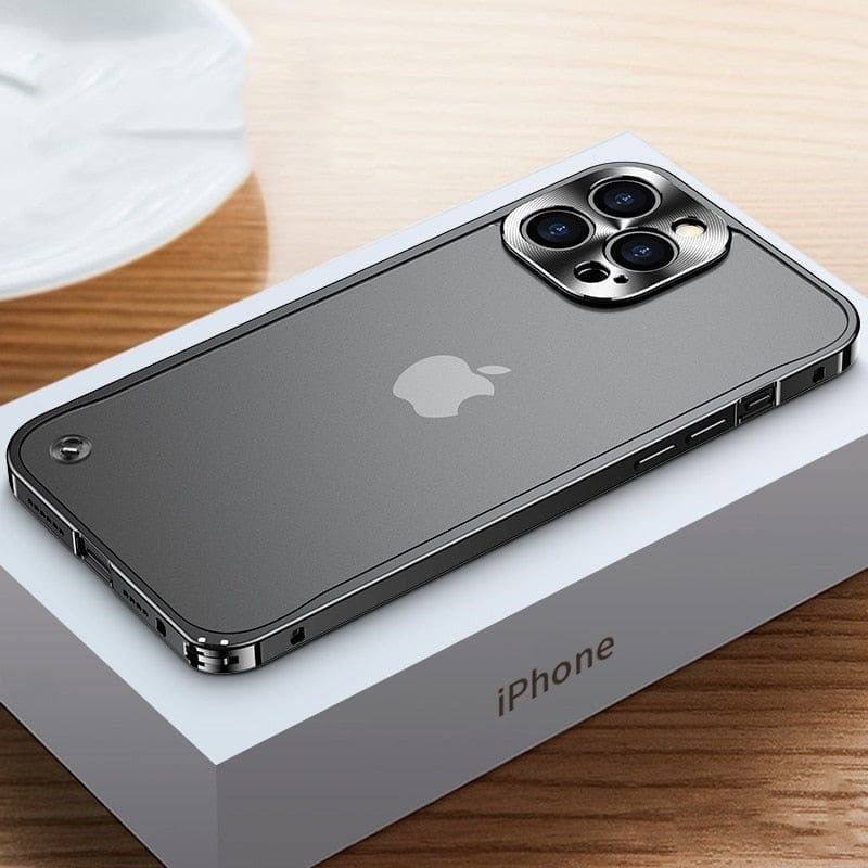 Bumper-Hülle aus Aluminium für iPhone mit CNC-gefrästem Rahmen und erhöhtem Kameraschutz in Schwarz