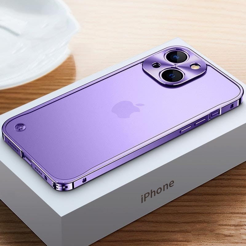 Bumper-Hülle aus Aluminium für iPhone mit CNC-gefrästem Rahmen und erhöhtem Kameraschutz in Lila