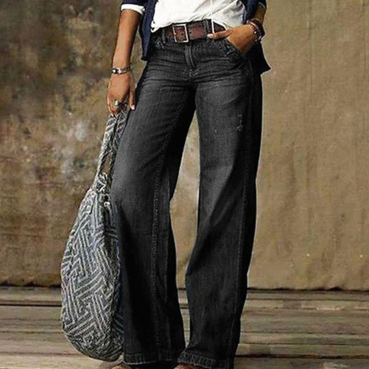 Damen-Jeans mit hohem Bund und weitem Bein in gewaschener Denim-Optik in Grau