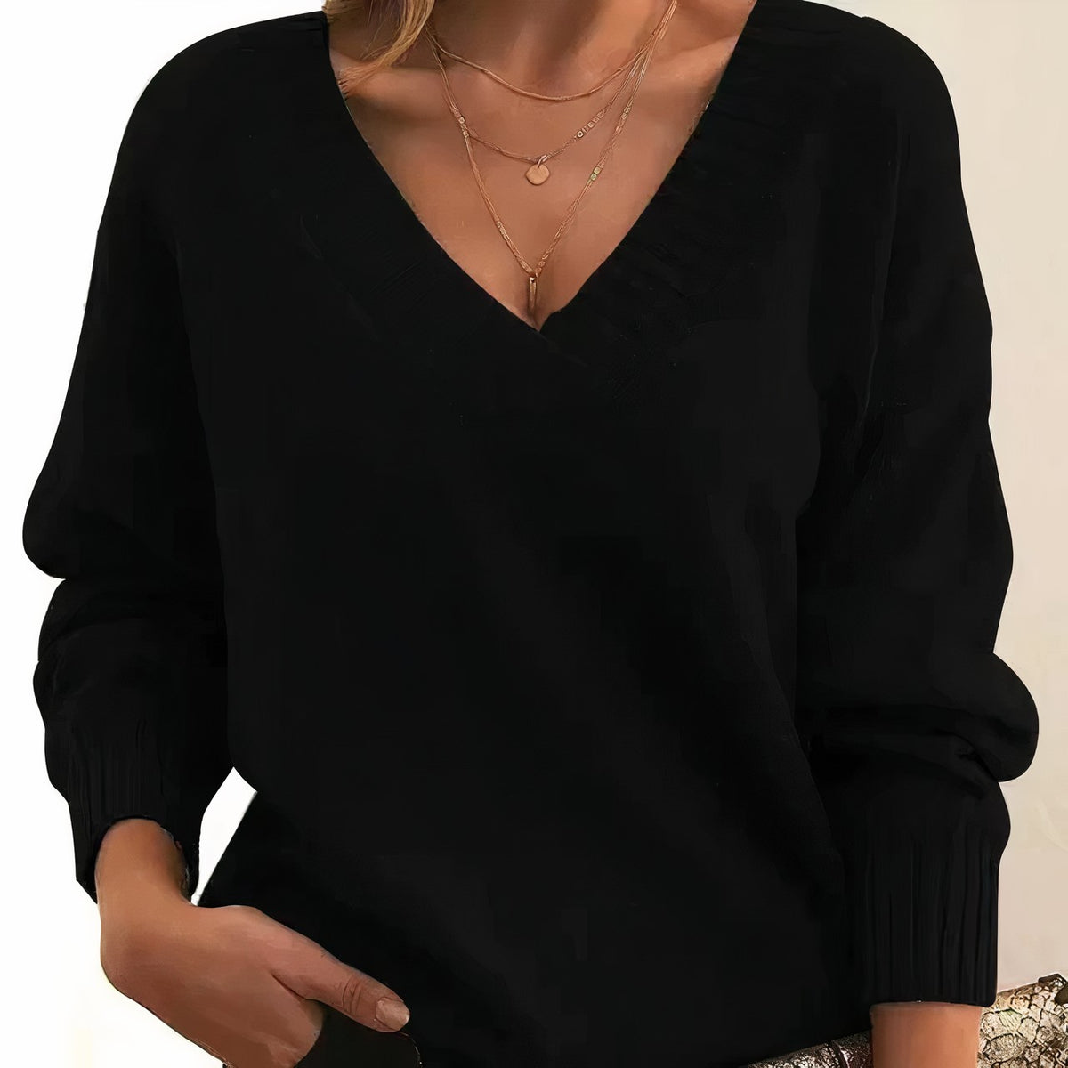Damen-Kaschmirpullover mit breitem V-Ausschnitt und überschnittenen Schultern in Schwarz