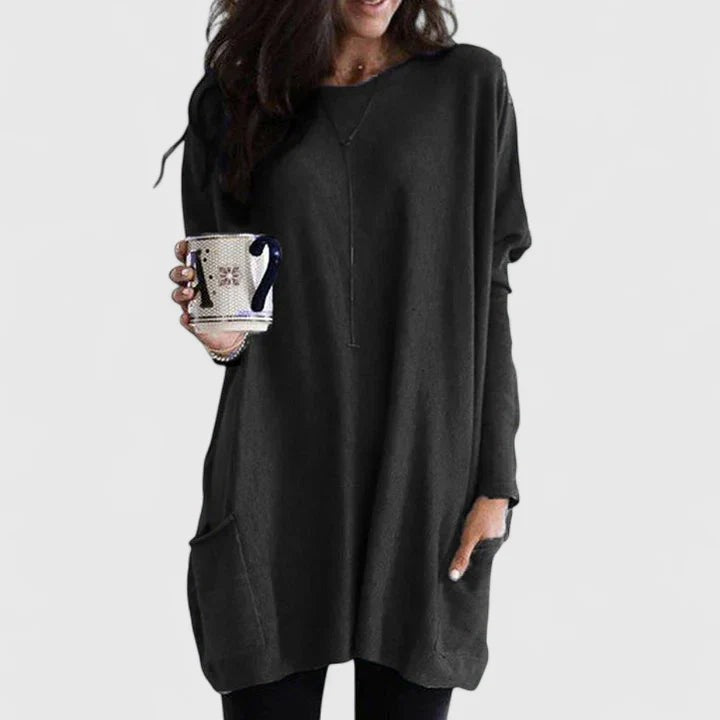 Damen-Longpullover in Tunikaform mit Rundhals und aufgesetzten Taschen in Schwarz