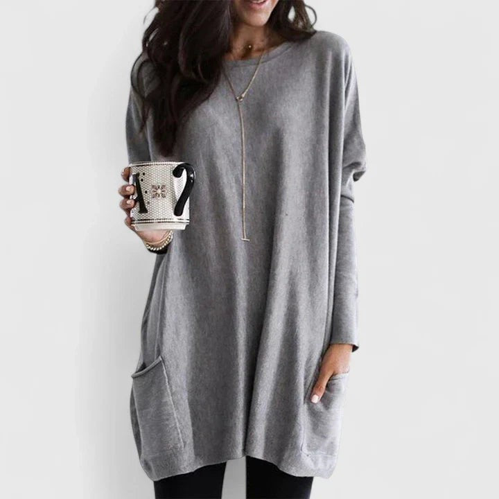 Damen-Longpullover in Tunikaform mit Rundhals und aufgesetzten Taschen in Grau