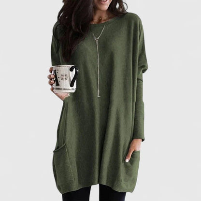 Damen-Longpullover in Tunikaform mit Rundhals und aufgesetzten Taschen in Olivgrün