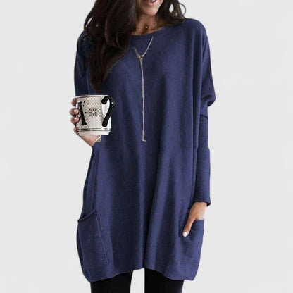 Damen-Longpullover in Tunikaform mit Rundhals und aufgesetzten Taschen in Navyblau