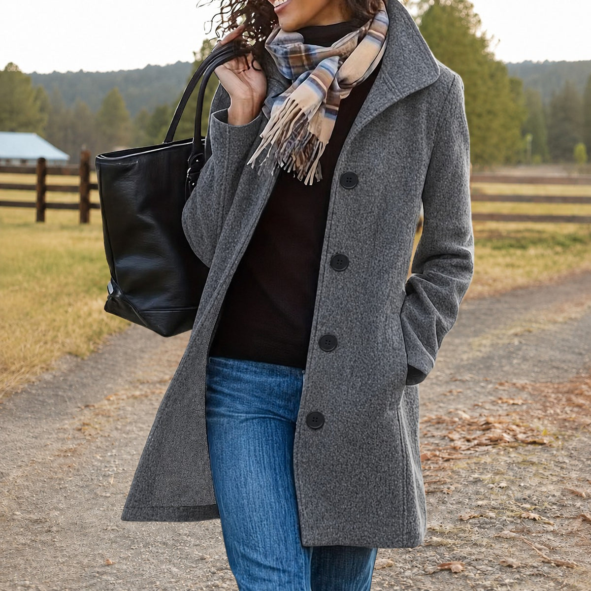 Damen-Mantel mit Stehkragen und durchgehender Knopfleiste für Lagenlooks im Winter in Grau