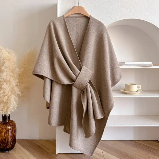 Damen-Poncho aus Wollmischung zum Wickeln, als Cape, Schal oder Überwurf tragbar in Taupe