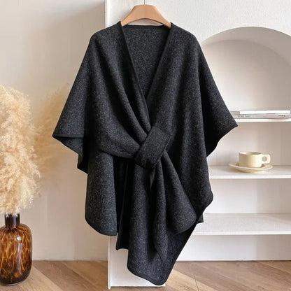 Damen-Poncho aus Wollmischung zum Wickeln, als Cape, Schal oder Überwurf tragbar in Schwarz