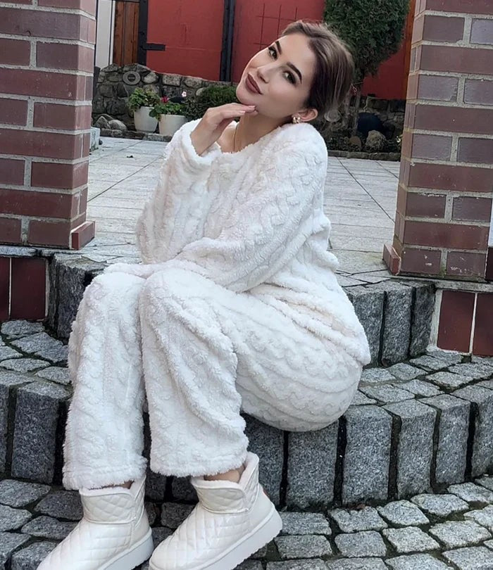 Damen-Pyjama-Set aus Coral Fleece mit Zopfprägung, Langarmoberteil und langer Hose für den Winter, Ansicht 6