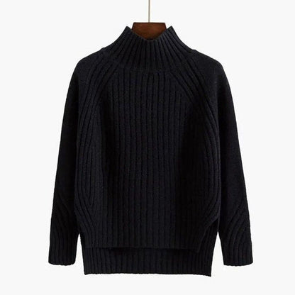 Damen-Rollkragenpullover aus Rippstrick mit Raglanärmeln und Seitenschlitzen in Schwarz
