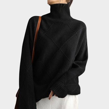 Damen-Rollkragenpullover mit Rautenmuster in Rippstrick und überschnittenen Schultern in Schwarz