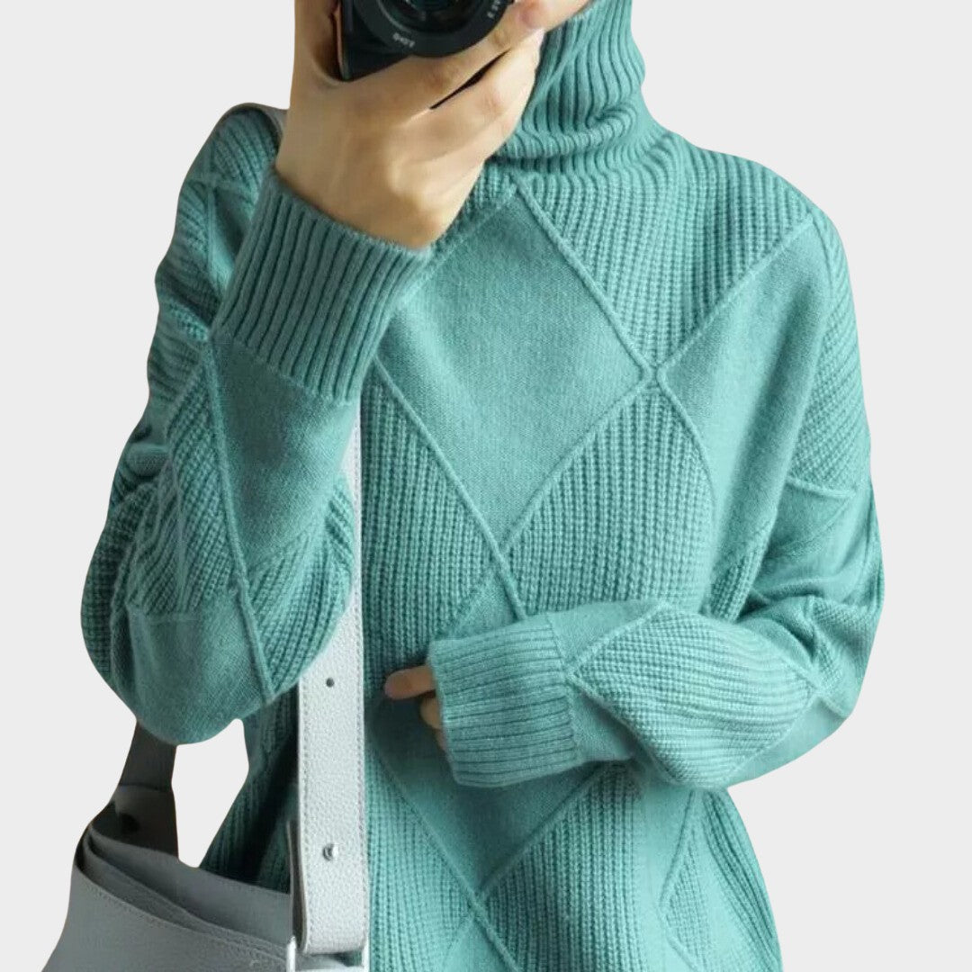 Damen-Rollkragenpullover mit Rautenmuster in Rippstrick und überschnittenen Schultern in Grün