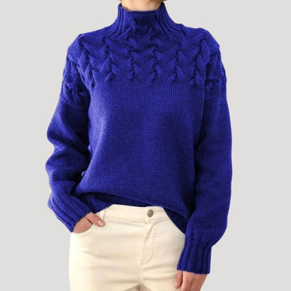 Damen-Rollkragenpullover mit Zopfmuster an der Passe und lockerer Passform in Blau