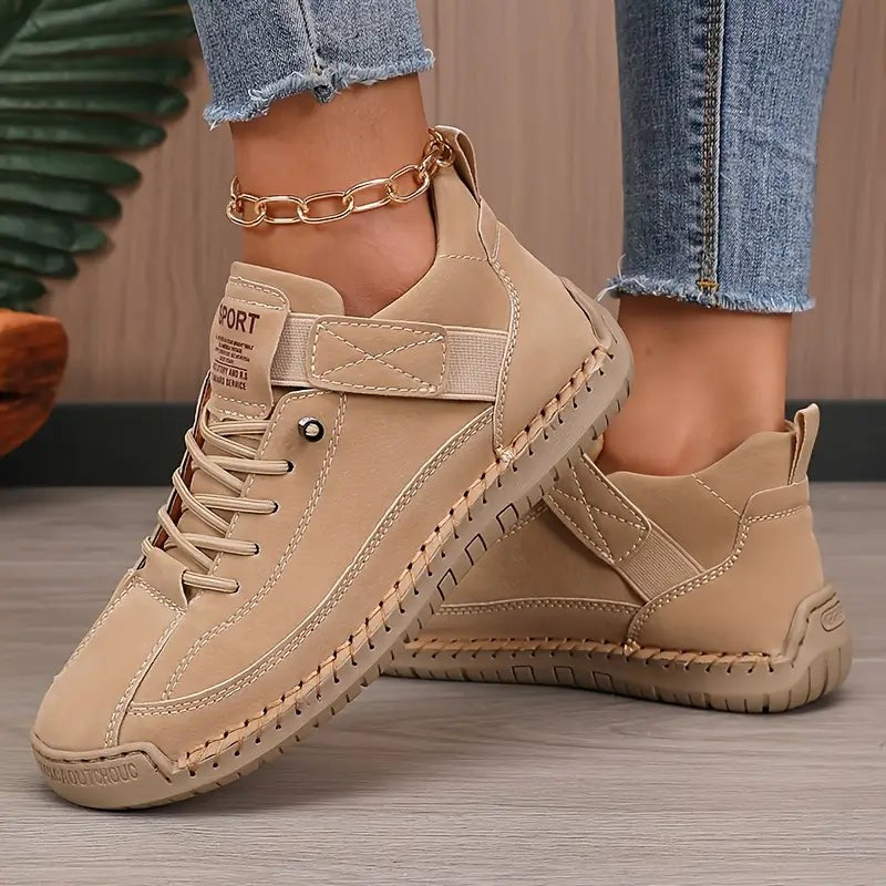 Damen-Sneaker mit Klettriemen, Schnürung und gedämpfter Sohle in weiter Passform für jeden Tag in Khaki