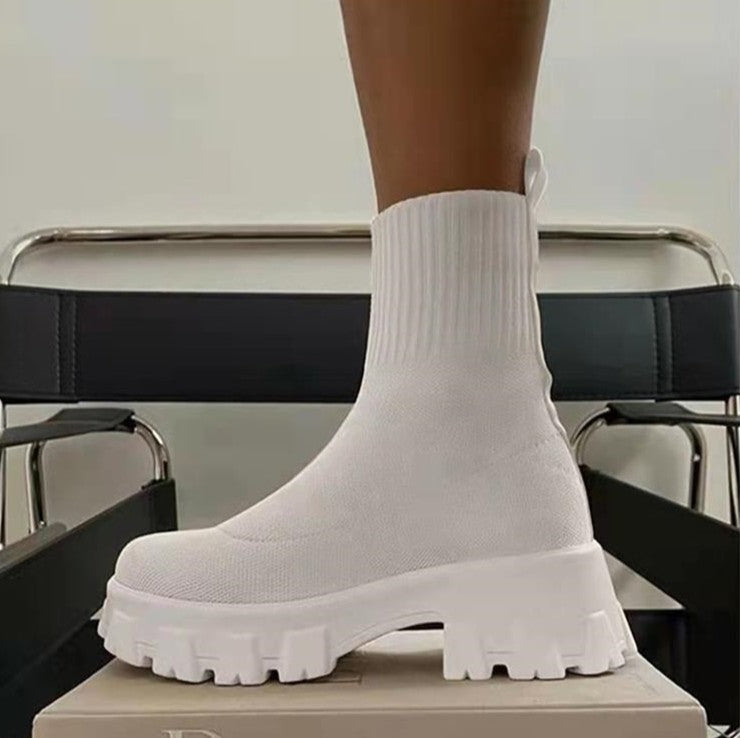 Damen-Sock-Boots aus Strick mit Plateausohle und grobem Profil in Weiß