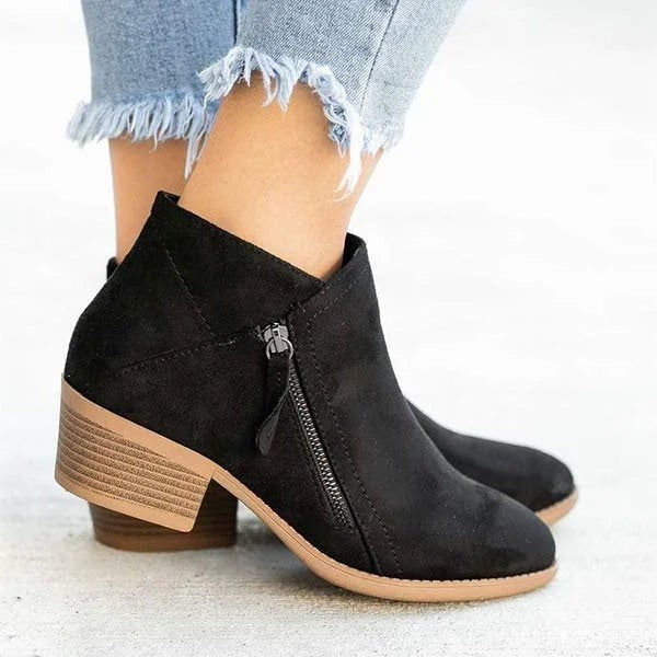 Damen-Stiefeletten in Veloursoptik mit seitlichem Reißverschluss und Blockabsatz in Schwarz