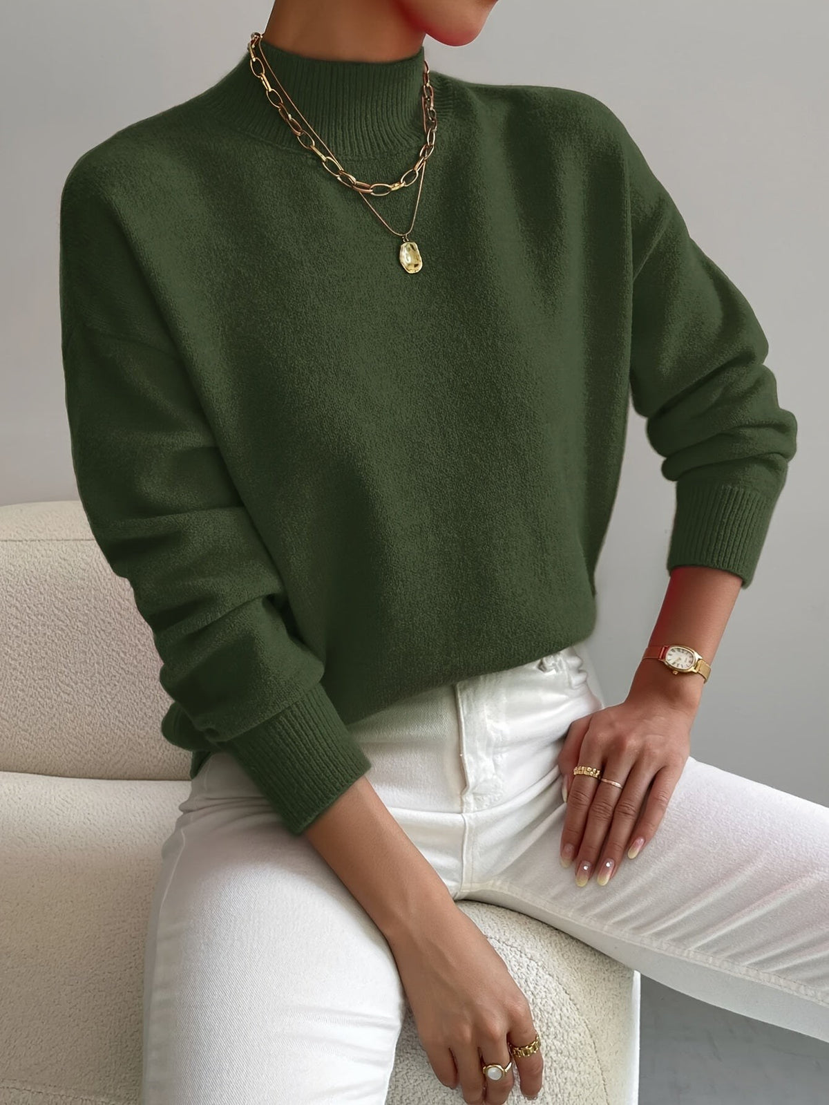 Damen-Strickpullover mit halbhohem Kragen, Rippbündchen und geradem Schnitt in Grün