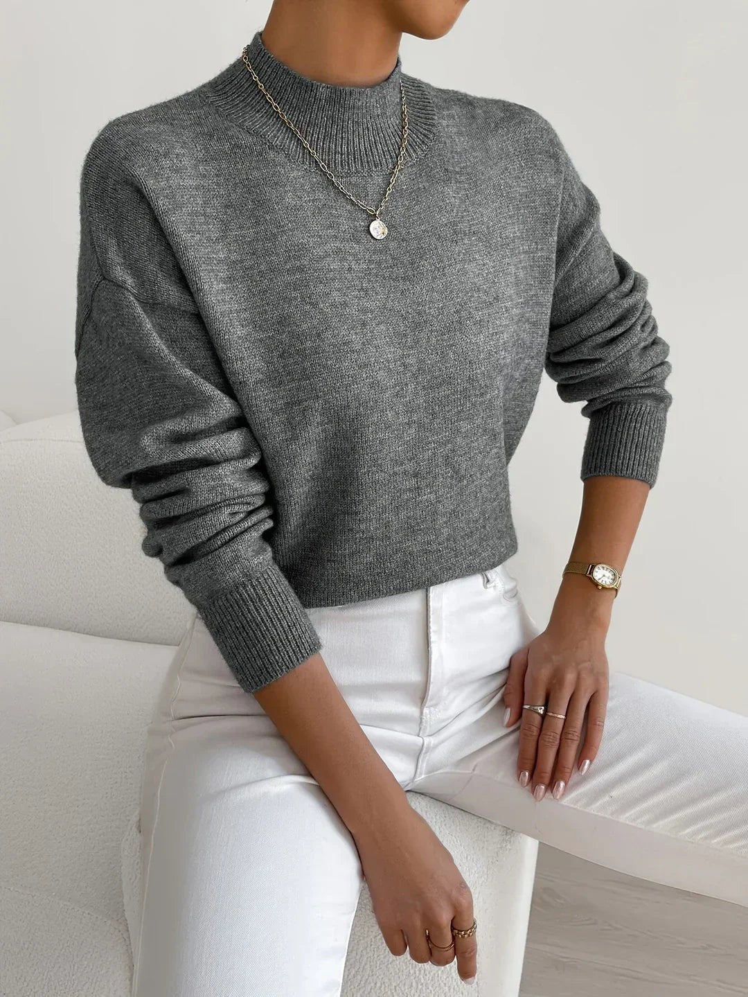 Damen-Strickpullover mit halbhohem Kragen, Rippbündchen und geradem Schnitt in Dunkelgrau