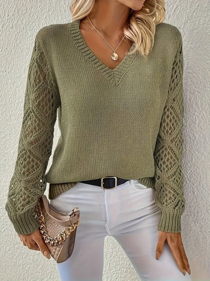 Damen-Strickpullover mit V-Ausschnitt und Ajourmuster an den Ärmeln in Olivgrün