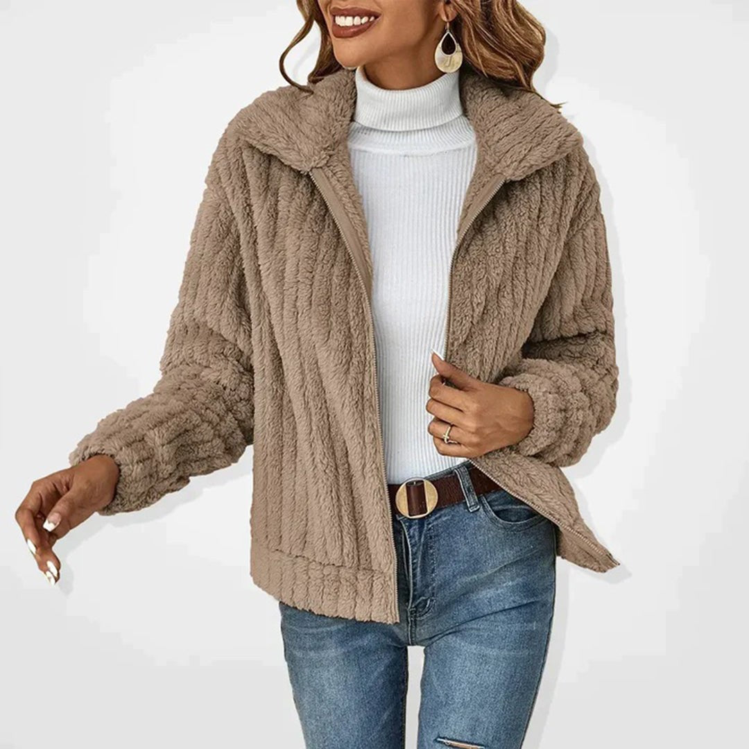 Damen-Teddyjacke aus Plüschfleece mit Reißverschluss, Umlegekragen und Eingrifftaschen in Khaki