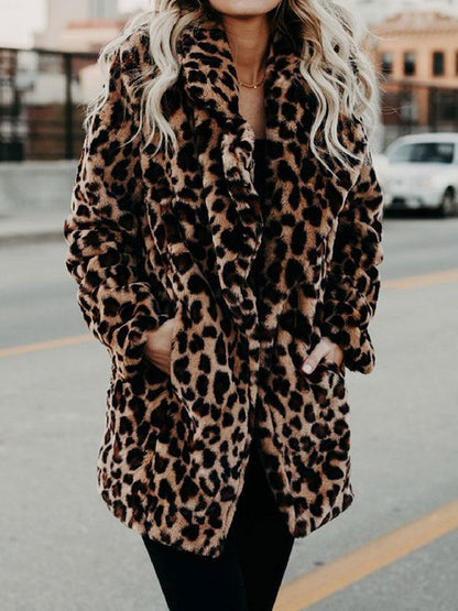 Damen-Wintermantel aus Kunstfell mit Leopardenmuster und großem Reverskragen in Leopard