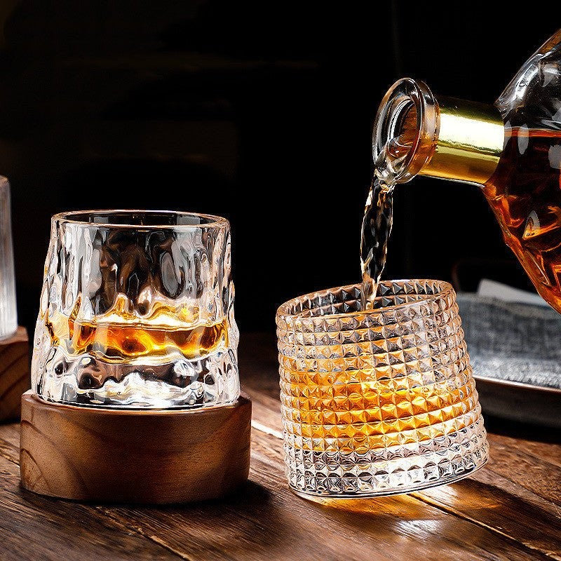 Drehbares Whiskyglas aus bleifreiem Kristallglas mit gerundetem Boden für Whisky und Bourbon, Ansicht 6