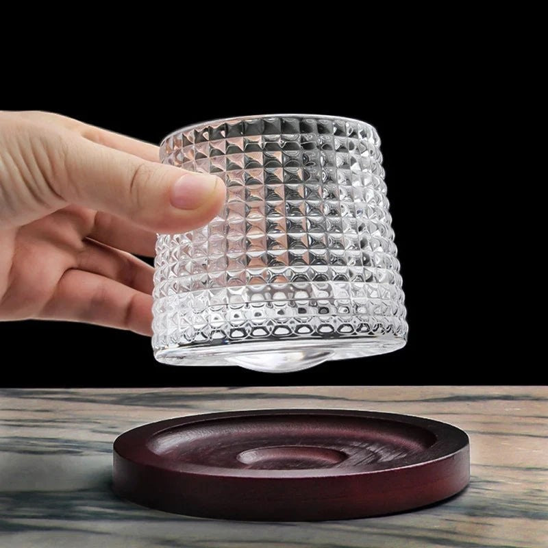Drehbares Whiskyglas aus bleifreiem Kristallglas mit gerundetem Boden für Whisky und Bourbon, Ansicht 8