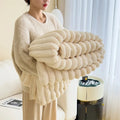 Flauschige Kuscheldecke aus Kunstfell mit Wellenstruktur für Sofa und Bett