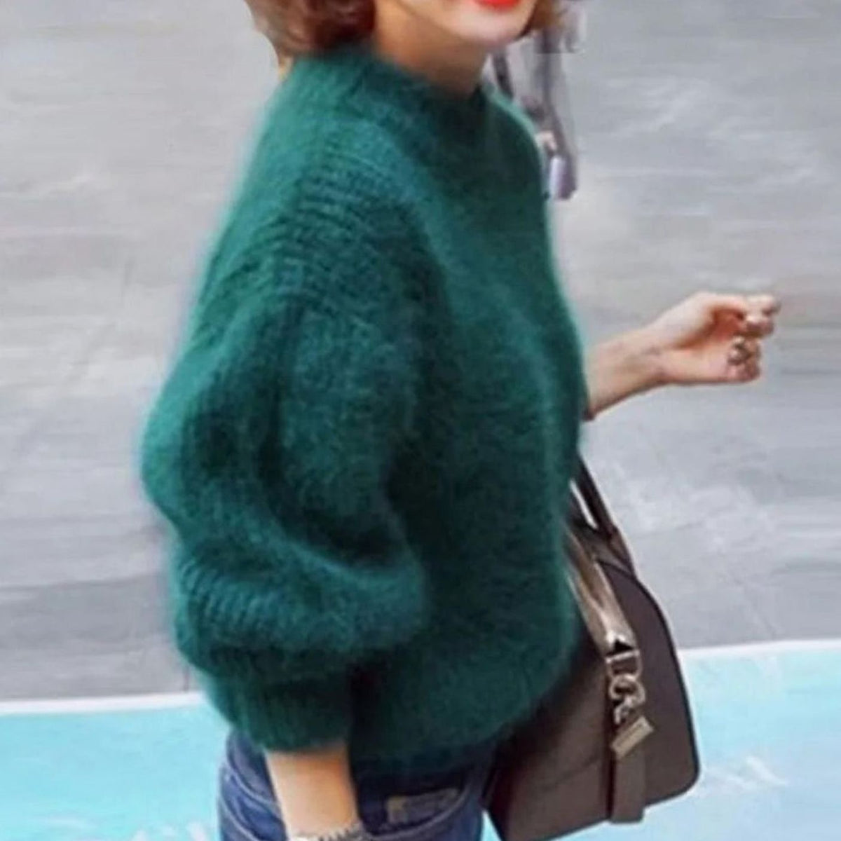 Flauschiger Damen-Rollkragenpullover mit Angoraanteil und weiten Ballonärmeln in Grün