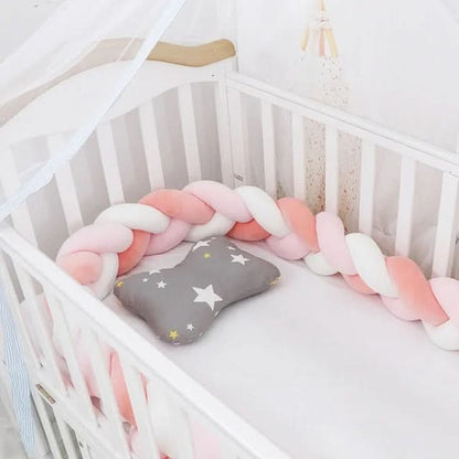 Geflochtene Bettschlange aus Baumwolle als weiche Bettumrandung für Babybett und Beistellbett in Rosa-Weiß-Orange