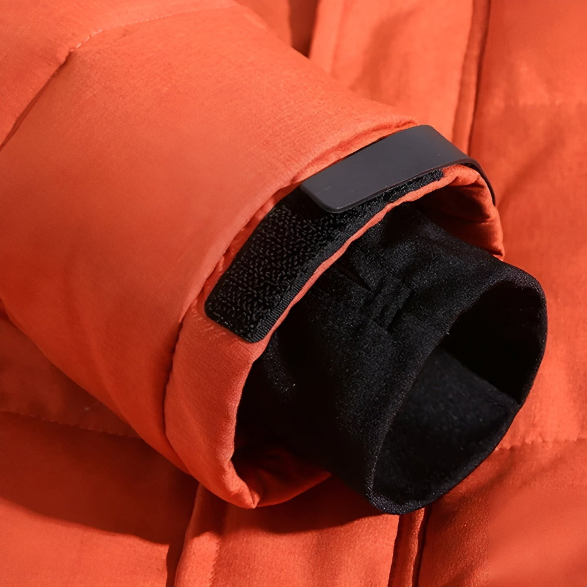 Gefütterte Herren-Winterjacke mit Kapuze und vielen Reißverschlusstaschen, Ansicht 6