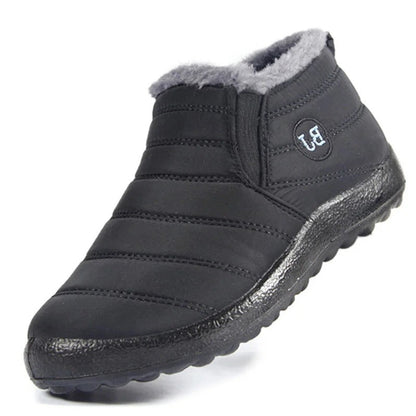 Gefütterte Winter-Slipper für Herren mit Fellkragen, wasserabweisendem Obermaterial und rutschfester Sohle in Schwarz