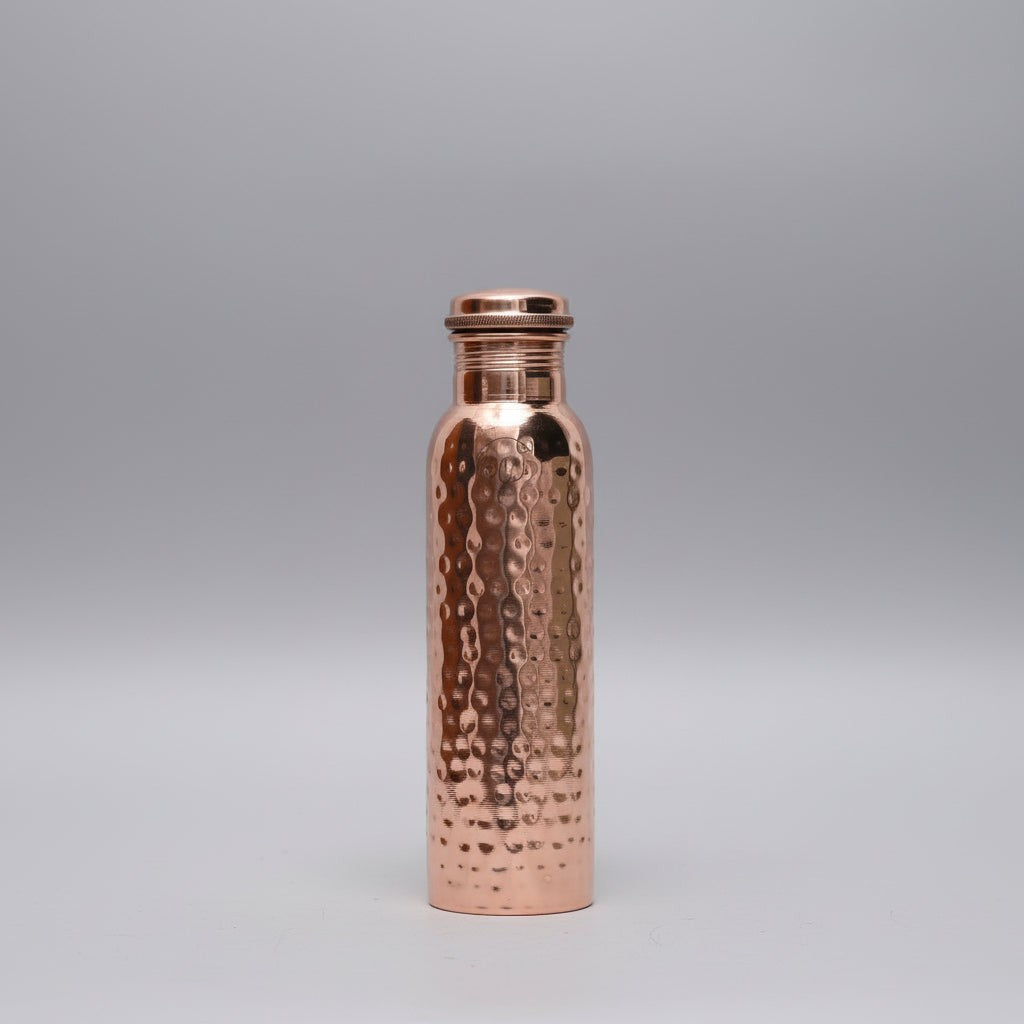 Gehämmerte Trinkflasche in Kupferoptik mit 800 ml und auslaufsicherem Schraubdeckel, Ansicht 2