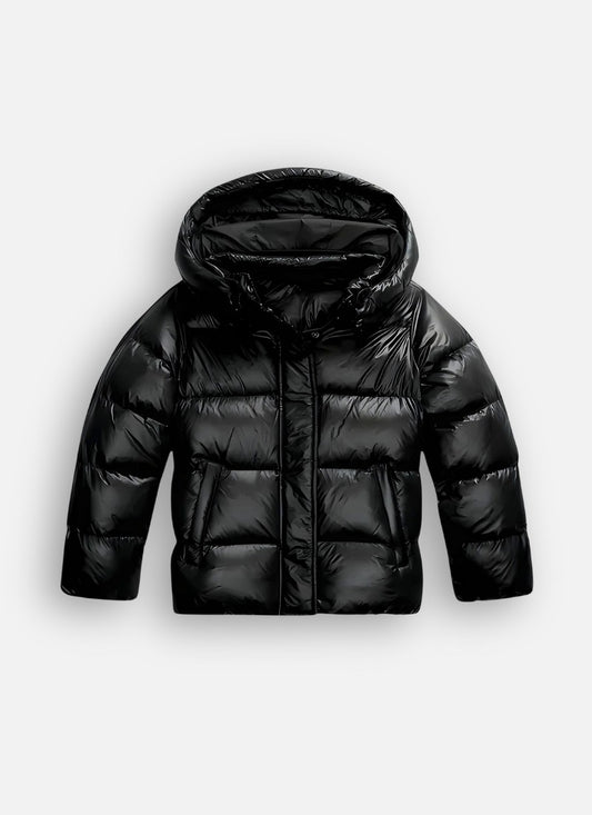 Glänzende Damen-Pufferjacke mit Kapuze, Reißverschluss und Eingrifftaschen für den Winter in Schwarz