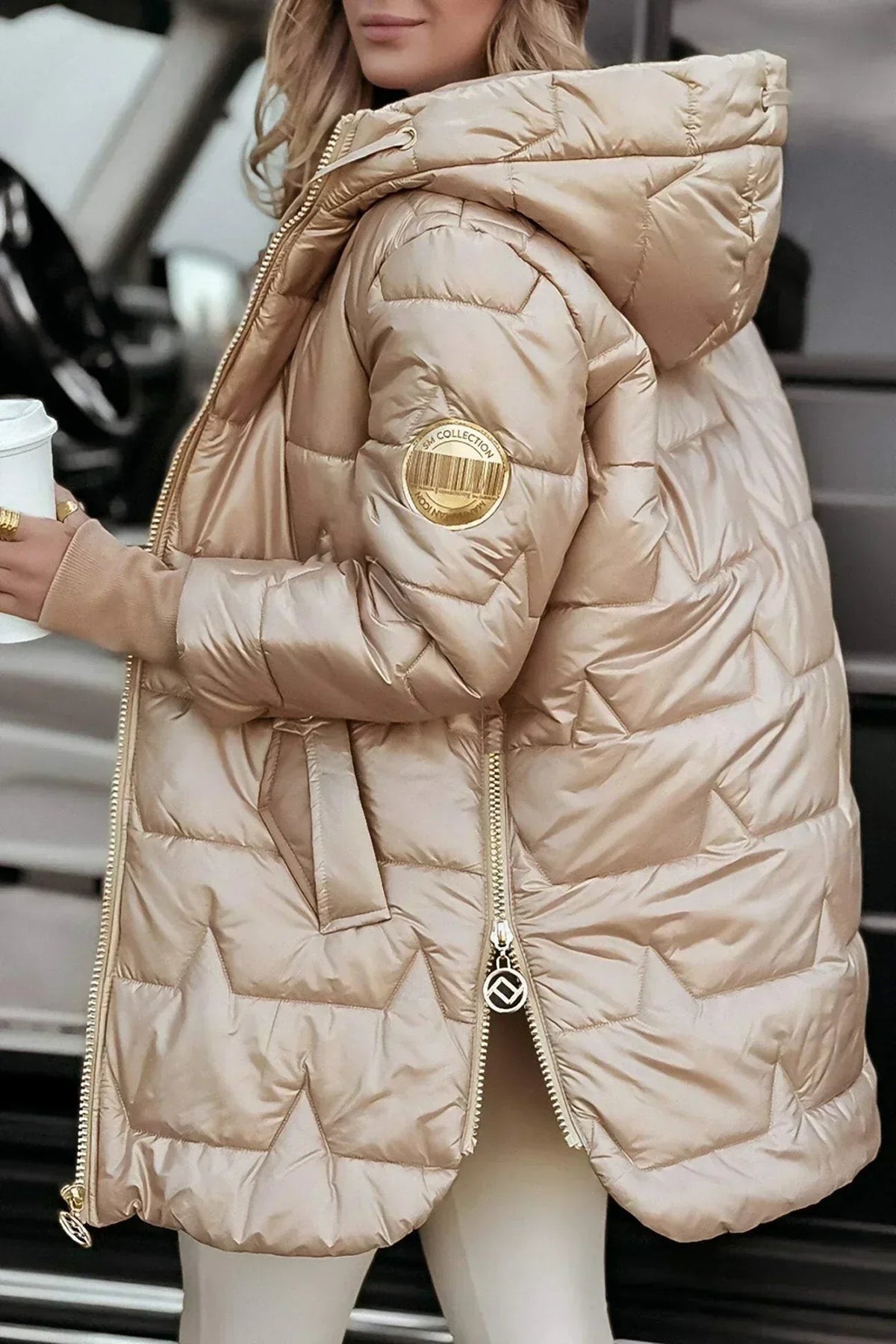 Glänzende Damen-Steppjacke mit Kapuze und verlängertem Schnitt für Herbst und Winter, Ansicht 5