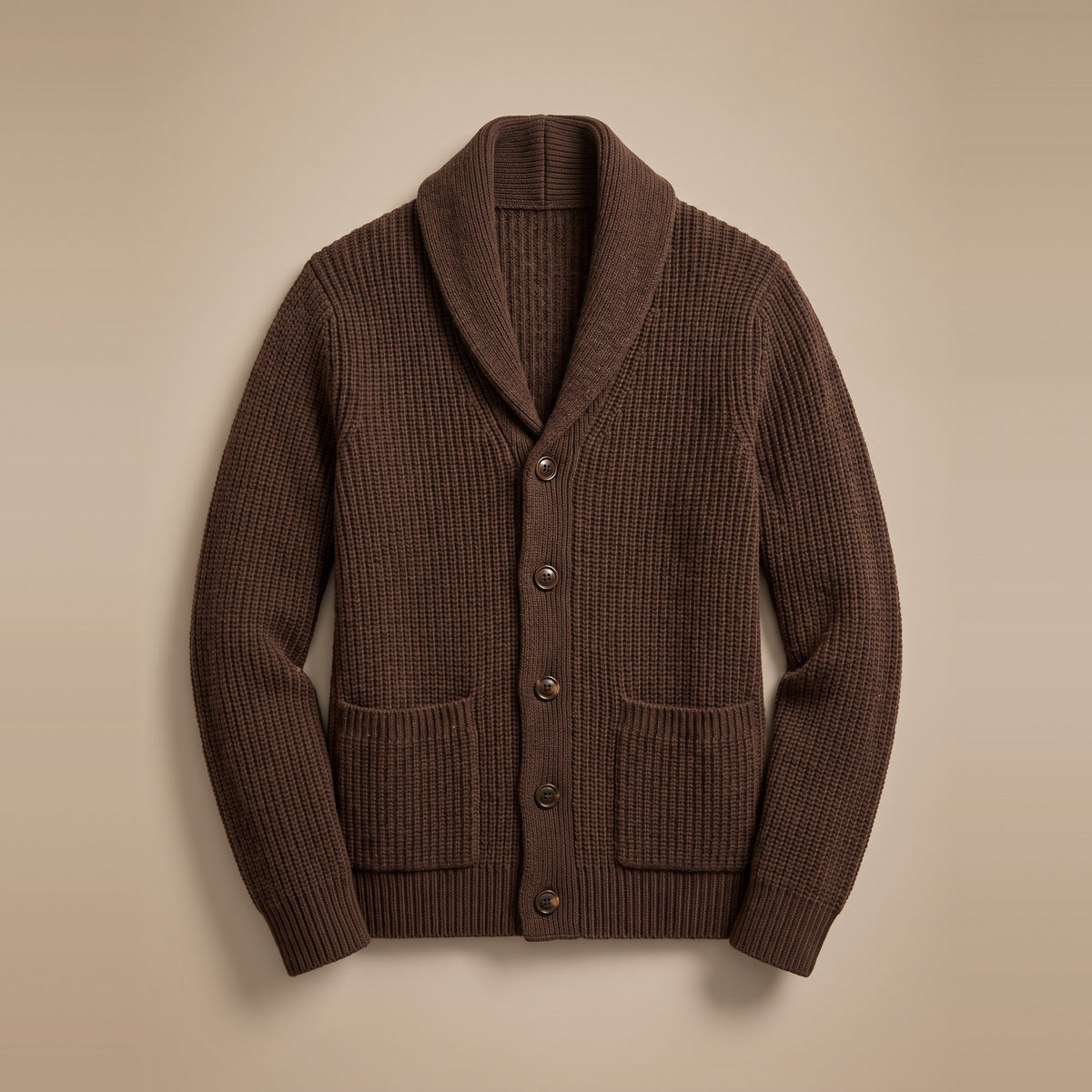 Herren-Strickjacke mit Schalkragen in Braun, Vorderansicht