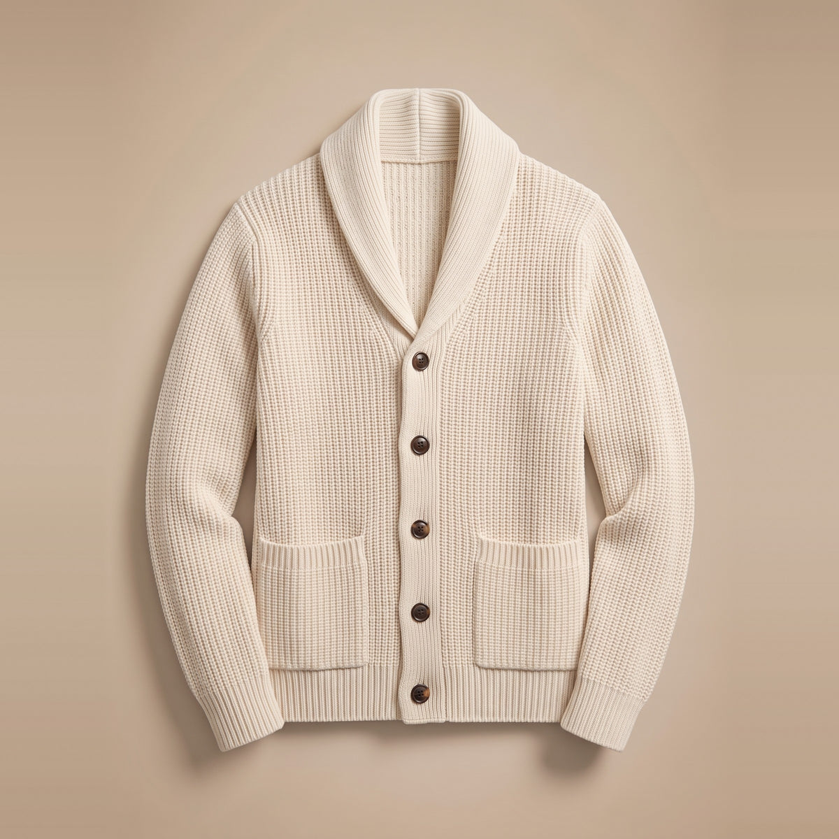 Herren-Strickjacke mit Schalkragen in Ecru, Vorderansicht