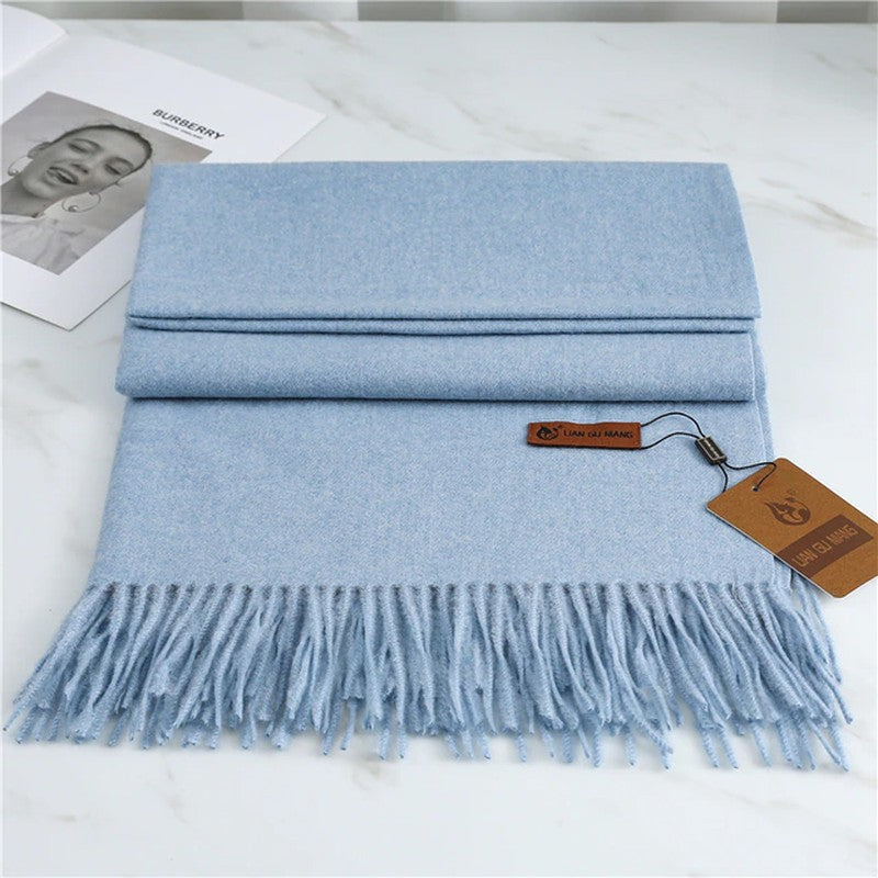Großer weicher Damen-Schal mit Fransen für Herbst und Winter in Himmelblau