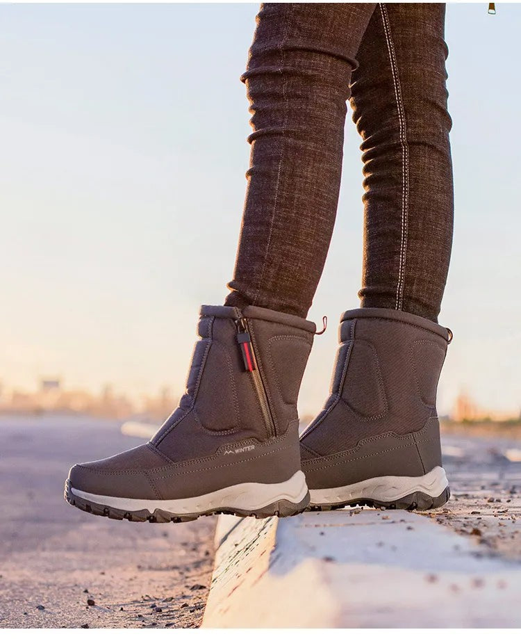 Halbhohe Winterstiefel mit Plüschfutter, seitlichem Reißverschluss und rutschfester Profilsohle, Ansicht 15