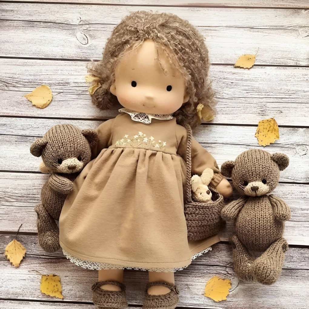 Handgemachte Stoffpuppe im Waldorf-Stil aus Baumwolle mit Wollfüllung, Ansicht 26