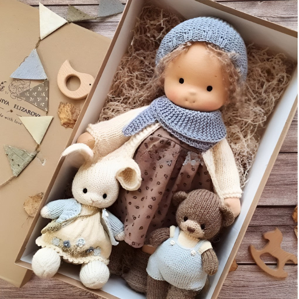 Handgemachte Stoffpuppe im Waldorf-Stil aus Baumwolle mit Wollfüllung, Ansicht 25