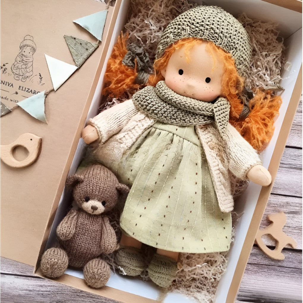 Handgemachte Stoffpuppe im Waldorf-Stil aus Baumwolle mit Wollfüllung, Ansicht 24