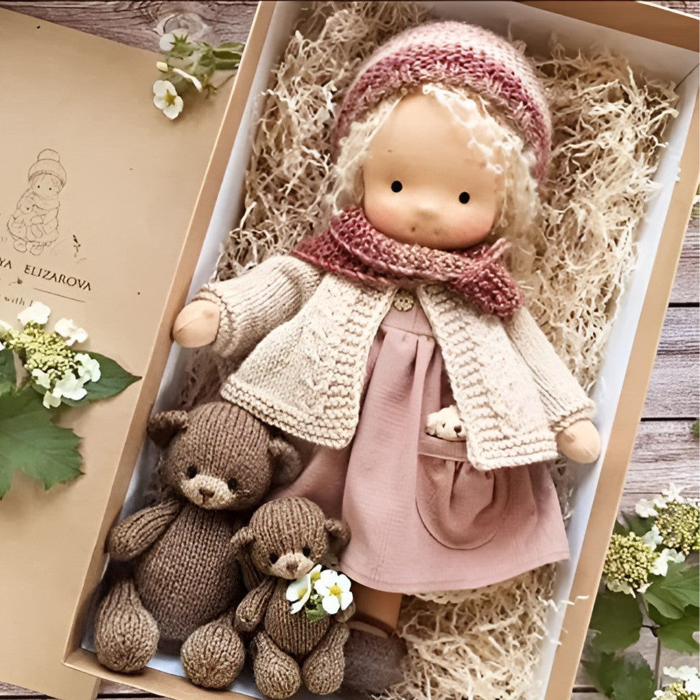 Handgemachte Stoffpuppe im Waldorf-Stil aus Baumwolle mit Wollfüllung, Ansicht 16