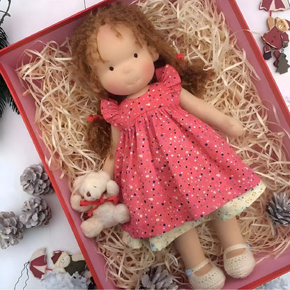 Handgemachte Stoffpuppe im Waldorf-Stil aus Baumwolle mit Wollfüllung, Ansicht 13