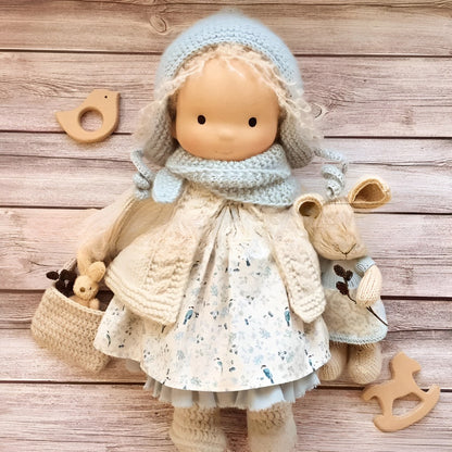 Handgemachte Stoffpuppe im Waldorf-Stil aus Baumwolle mit Wollfüllung, Ansicht 11
