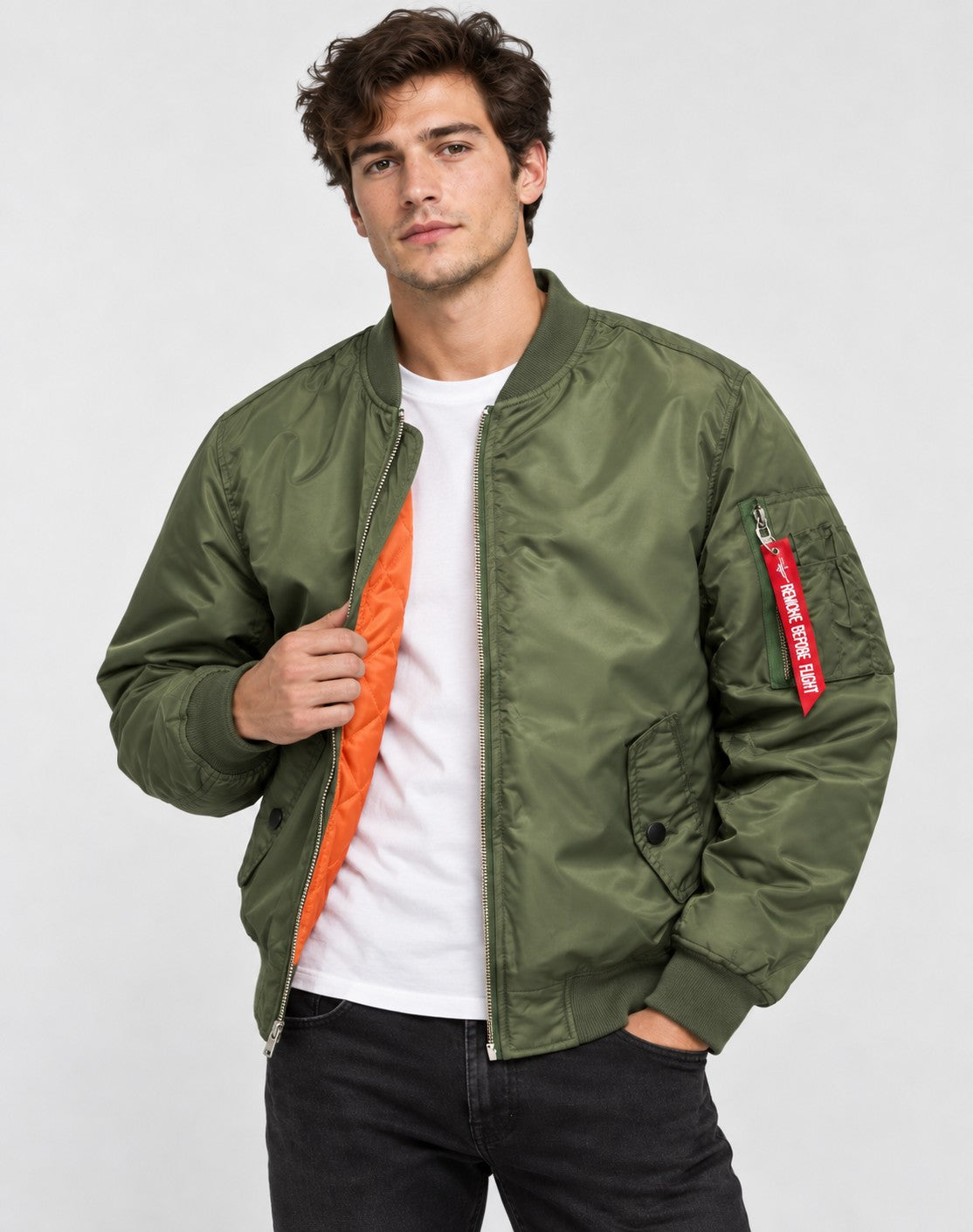 Herren-Bomberjacke mit wattiertem Futter, Rippbündchen und Ärmeltasche, Ansicht 5