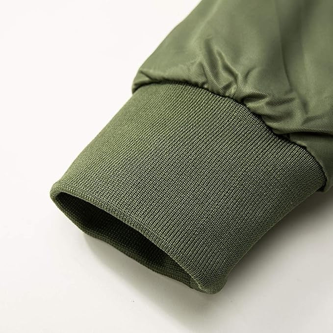 Herren-Bomberjacke mit wattiertem Futter, Rippbündchen und Ärmeltasche, Ansicht 10